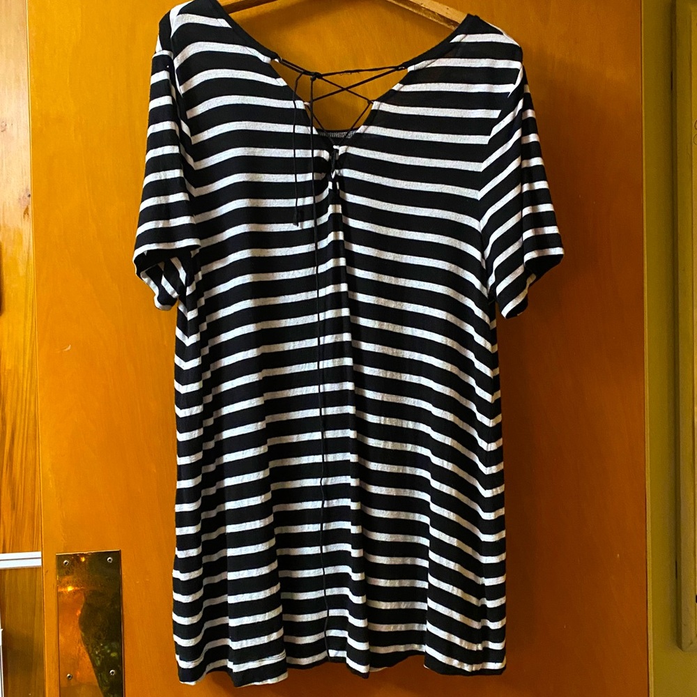 ✨ ******* DONATED ************ ✨
Old Navy Tunic, Black/White Stripe, L - Picture 3 of 3
